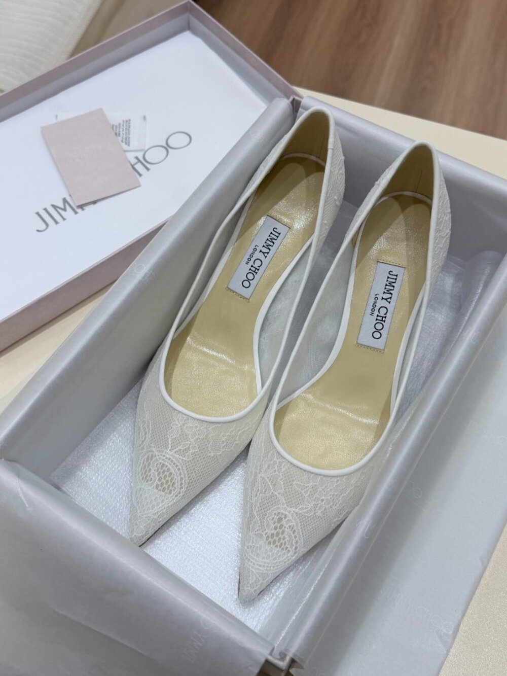 Jimmy Choo White Lace Pointed Toe Pumps Size 38 New